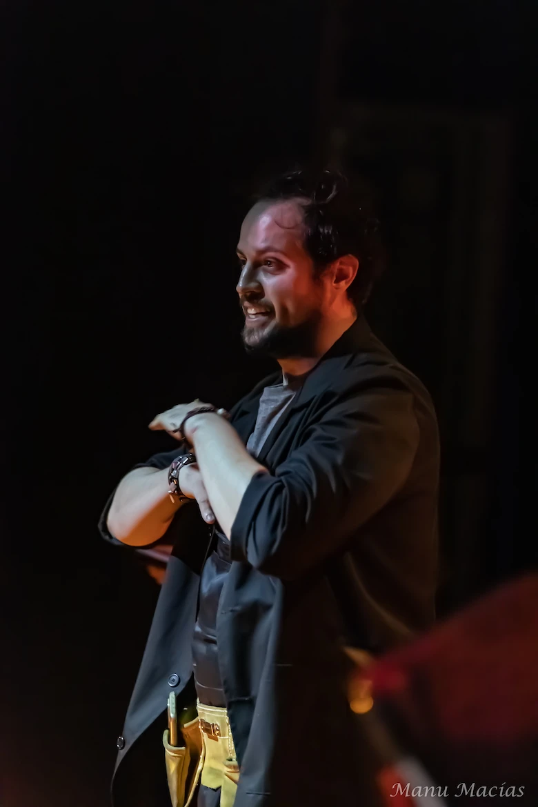 ALEJANDRO APARICIO - ESCENÓGRAFO